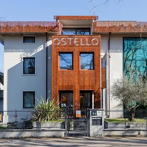  Hostel Stravagante &